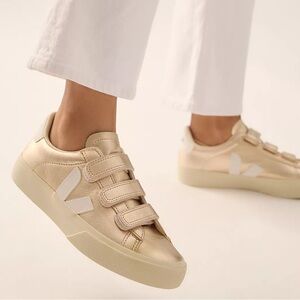 Veja Gold Sneakers Sleek and Versatile
